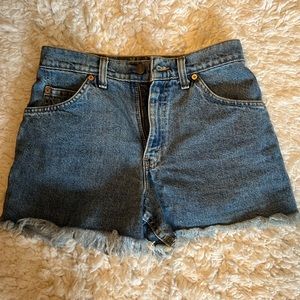 Levi jean shorts 910